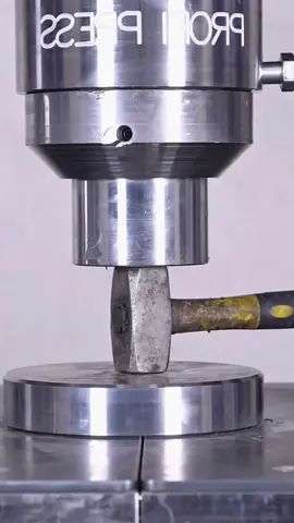 hydraulic press and hammer #hydraulicpress #hammer #🇺🇸 #asmr #usa #2025 #newyork #satisfyingvideo #fypシ゚viral 