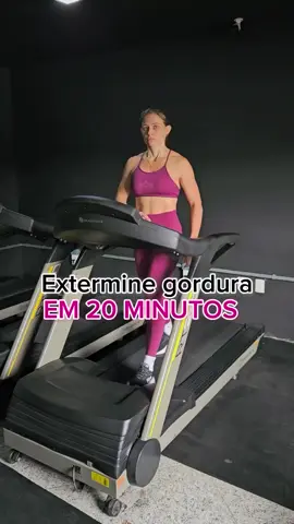 🔥 SALVE ESSE HIIT NA ESTEIRA PARA QUEIMAR GORDURA! 🔥 Sem tempo para aeróbico? Teste esse HIIT rápido e eficiente! 💃🔥 ➡️ 1 min de corrida + 30s de caminhada (repita por 10 a 15 min) 🚀 ➡️ Acelera o metabolismo e queima gordura mesmo depois do treino! 🔥 ➡️ Benefícios do HIIT: Mais queima de gordura em menos tempo, melhora do condicionamento e preservação da massa magra! 💪✨ ➡️ Combine com alimentação saudável! Para secar de verdade, mantenha um déficit calórico e escolha alimentos nutritivos! 🥗🔥 💖 Me siga para mais dicas para musas que querem secar com eficiência! 💃🔥 #QueimeGordura 🔥 #HIITnaEsteira #SecaRápido #TreinoParaMusas #EmagreçaComSaúde #AeróbicoEficiente #DicasDeTreino #PersonalTrainer #MulheresQueTreinam #ProjetoSeca #TreinoRápido #MusculaçãoFeminina #FitnessMotivation #CardioParaSecar