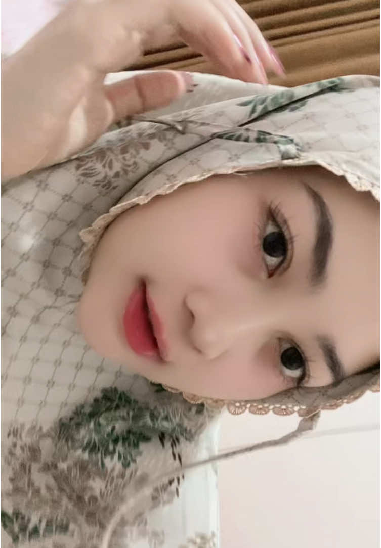 Alodi nya arek arek pap mukena 😇