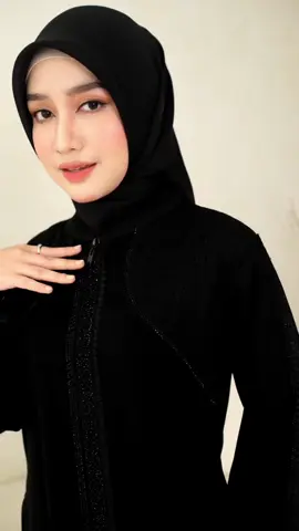 Gamis abaya hitam simpel elegan, cocok untuk semua occasion!!! Harus banget ada di lemari kalian!! #gamisabaya #abayahitam #abayasimple 