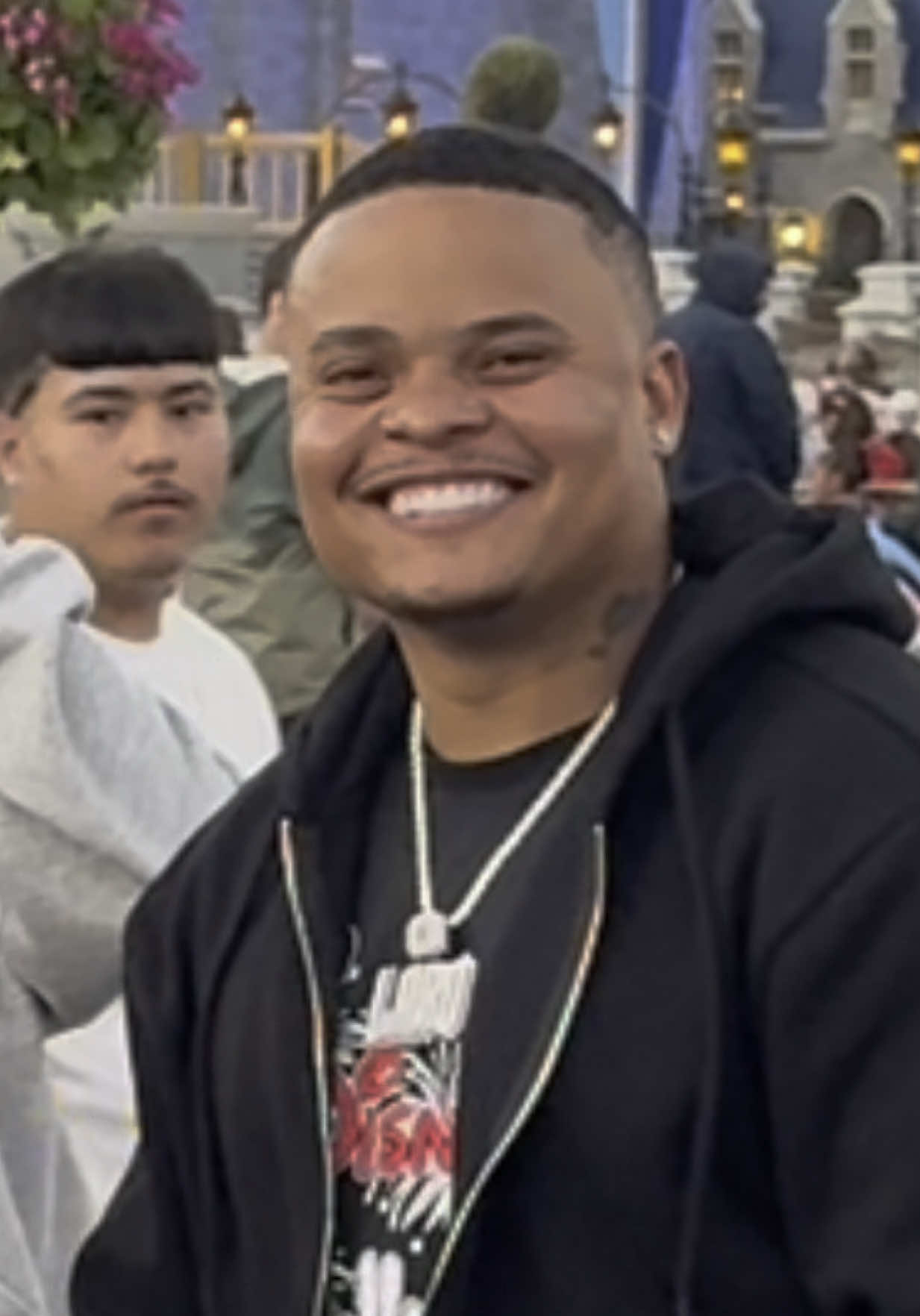 They got so scared 😭😂😂😂 @Thezaeway @Reece @YyallknowJ @Iamrodrickmccobb #disneyworld #disney #funny 