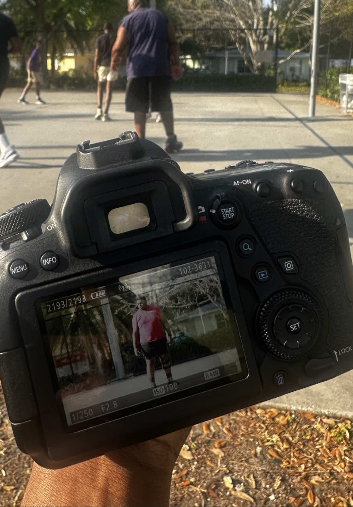 Photographers! How’d you get into sports photography? #blackentrepreneur #sportsphotographer #sportsphotography #photographytips 