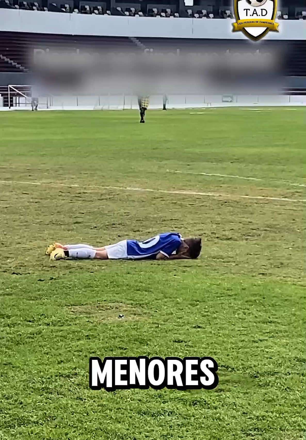 ¡Increíble! La cantidad de dinero que están pidiendo los clubes de menores por la carta pase de un jugador. Tu padres pagan la mensualidad de la escuela, compran los uniformes, pagan las inscripciones del torneo, las revisiones médicas, etc ¿Y te van a cobrar por derecho de formación?. #elprofefarro #torneostad #futboldemenores #futbol #paratiiiiiiiiiiiiiiiiiiiiiiiiiiiiiii #futbolperuano #menores #futbolbase #LigaPeruanaDeCampeones #futbol⚽️ #