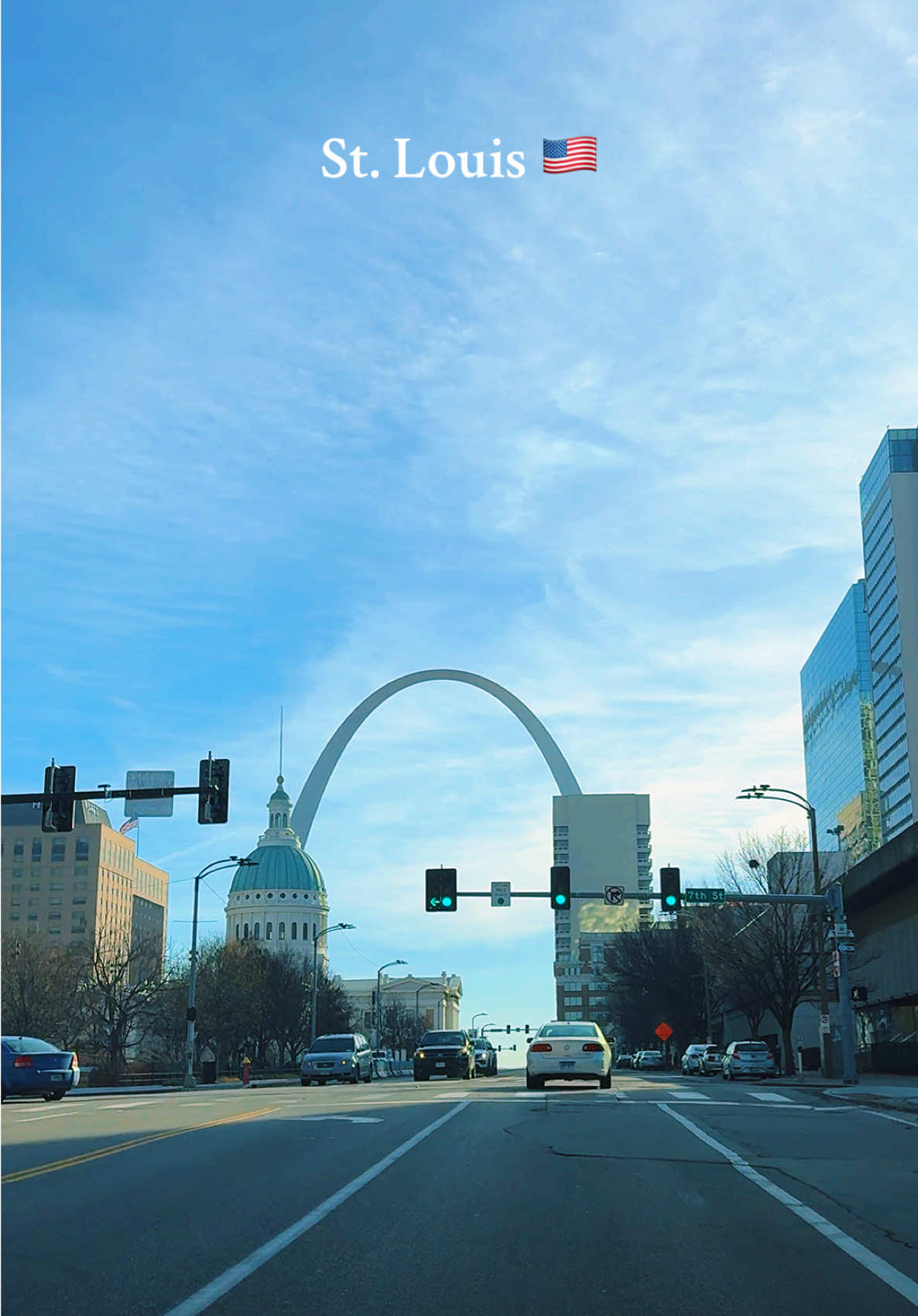 Driving in downtown St. Louis , Missouri 🇺🇸