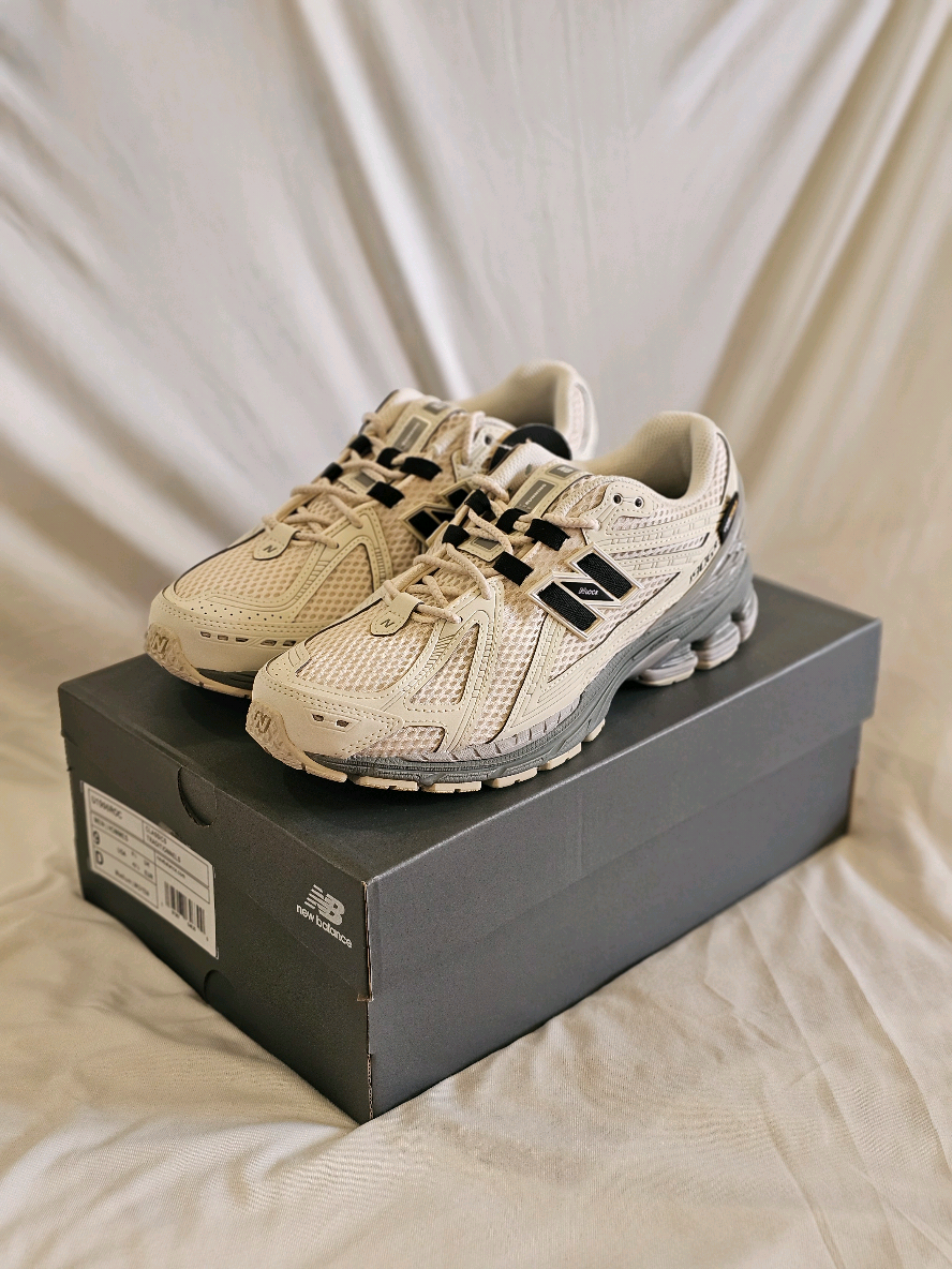 🔥 𝗠𝗔𝗥𝗖𝗛 𝗠𝗔𝗗𝗡𝗘𝗦𝗦 𝗖𝗟𝗘𝗔𝗥𝗔𝗡𝗖𝗘! 🔥 New Balance 1906R Cordura 'Beige' // Ready-to-ship! Men's US 9M SALE PRICE: ₱ 6,495 only! (40% OFF!) ORIGINAL PRICE: ₱ 10,995  💯 Guaranteed legitimate! ✈️ Nationwide shipping (COD/COP via LBC). 🛵 Same-day delivery - NCR+. 🤝 Meetup - Bacoor, Cavite. 🤝 Meetup - One Ayala, Glorietta, SM Makati. 🕒 Product ETA may vary. DM us for pricing and information. Price changes may occur without prior notice Check us out on Facebook & Instagram @solechief.mnl https://www.facebook.com/solechief.mnl/ https://www.instagram.com/solechief.mnl/ Shop the latest at #SoleChief #NewBalance #NewBalance1906 #NewBalance1906R #NewBalance1906Cordura #NewBalance1906CorduraBeige #NewBalance1906Beige #1906R #1906Cordura #1906CorduraBeige #NewBalanceCream #NewBalanceKimSooHyun #NB #NB1906 #NB1906Beige #NB1906ROC #Beige #Cordura #Cream #Metallic ##KimSooHyun #IU 