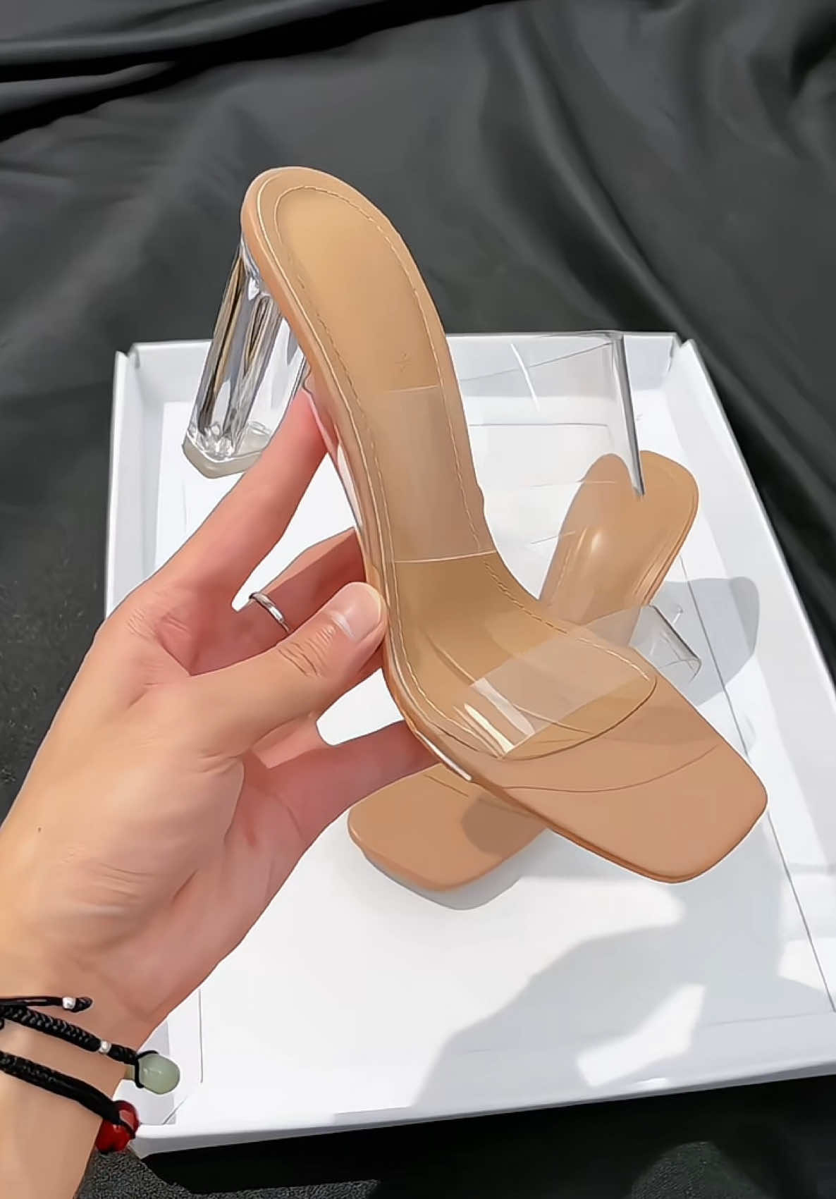 Guốc 2 quai trong gót vuông thời trang #giaydep #giaydepnu #depsandal #depnuthoitrang #depnuxinh #xuhuong 