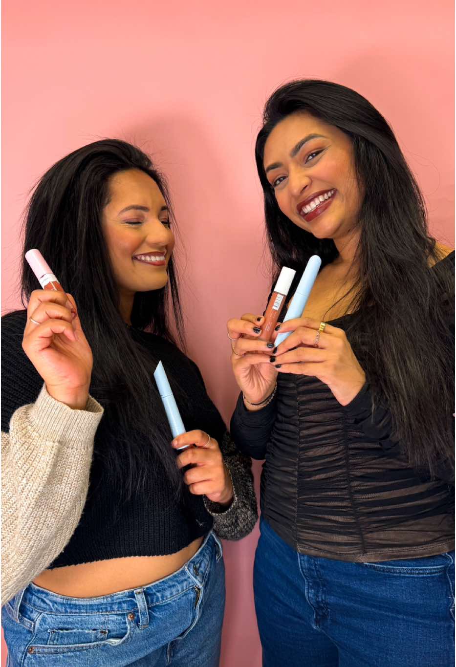 sista sista 👯‍♀️ thank you @COVERGIRL for having us 💕✨ #desi #darklips #makeup #browngirl #😳 #relatable #grwm #grwmmakeup #nomakeupmakeup 