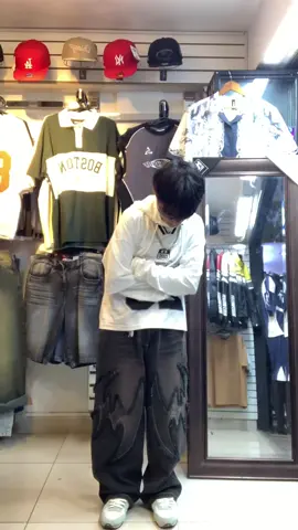 El nuevo Jeans Arácnidos @AColdheart24 🔥👖 @Grxove - 💀  #baggyjeans #jorts #boxyfit #oversize #y2k #moda #streetwear #fashiontiktok #fashion #peru🇵🇪 #trujilloperu #2025 #modamasculina 