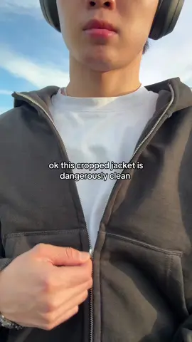fits so well too#oversized #jacket #croppedjacket #clothing #clothes #tiktokshop #ttsfashionfam #tiktokshopspringsale 