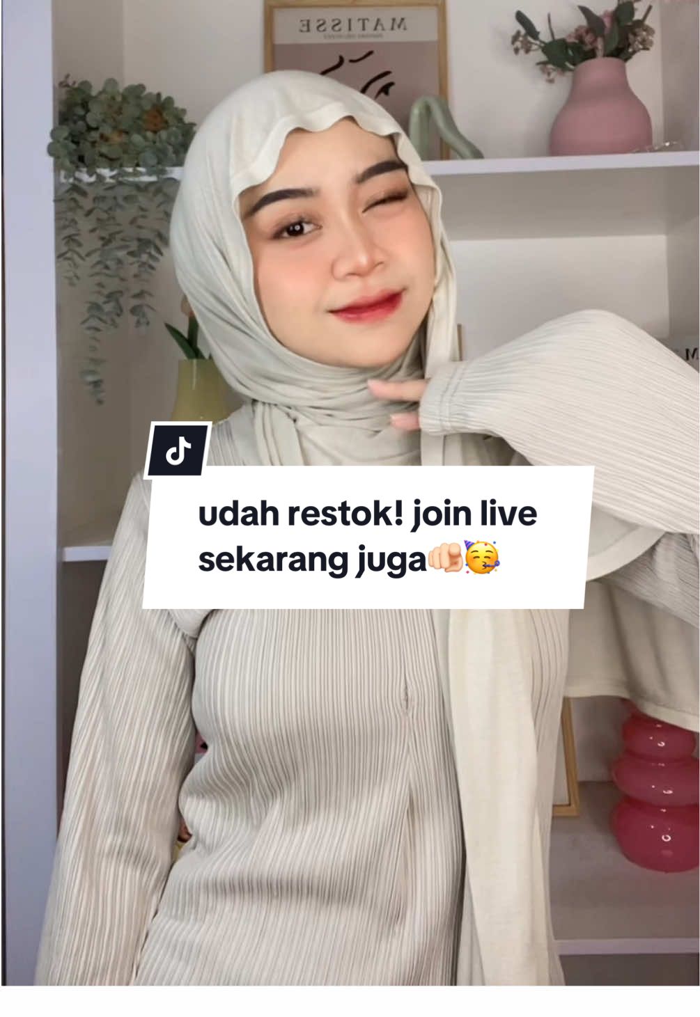 Pashmina Viscose Rayon ini tuh emang paling cakep looknya flowy ginii! gaspoll join livenya checkout sekarang juga mumpung udah restok🫵🏻🥰#pashmina #viscose #viscoserayon #rekomendasi #hijab #belilokal #belanjaditiktok #paylateridn #berkahramadhan #promoramadhan #ramadhanextraseru #ramadhansale  