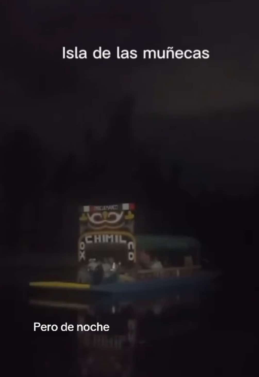 😱 La Isla de las Muñecas en Xochimilco: Un lugar lleno de historia… y misterio. Dicen que las muñecas aquí cobran vida por las noches. 👀💀 Su dueño, Don Julián, las colocaba para ahuyentar un espíritu que lo atormentaba… pero, ¿lo logró? Si eres valiente, ven a conocerla y descubre por ti mismo si la leyenda es real. ¿Te atreves? 🚣‍♂️🔥 Tenemos lugares disponibles  cupos limitados⚠️.                                                    #IslaDeLasMuñecas #Xochimilco #LeyendasMexicana #TurismoMisterioso #paranormaltiktok #MisteriosSinResolverer #AventuraSobreAgua #MéxicoMágicos #Explora #xochimilco_cdmx #traveltiktok 