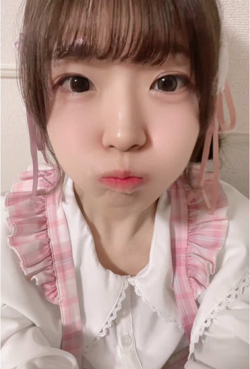 驚いてるけどなんもないです #アイドル衣装 #ドーナツヘア #ポンデリングヘア 