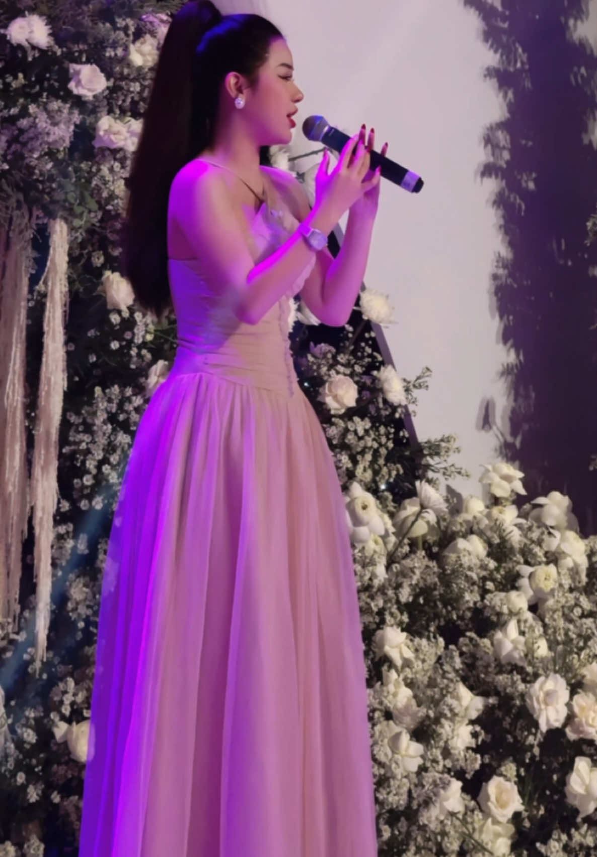 Thật vinh dự khi Thảo được hát ca khúc MÃI LÀ CÔ DÂU CỦA ANH mở màn cho đám cưới anh @Chu Bin ❤️ #lethuthao #mailacodaucuaanh #damcuoi 