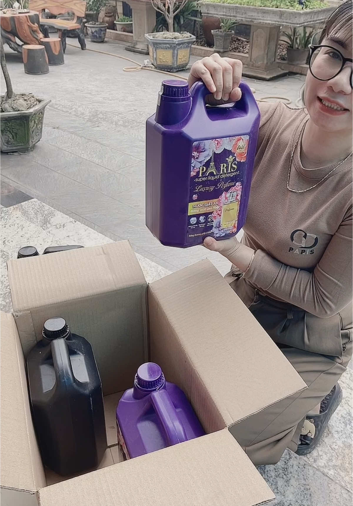 Sỉ Combo 4 can nước giặt Paris phiên bản Luxury , mỗi can 5 lít. #nuocgiat #nuocgiatparis #nuocgiatxa #nuocgiatthom #ngahungstore #hangtieudung #giatlacongnghiep #giatla #nuocgiathuongnuochoa #nuocgiatgiare 