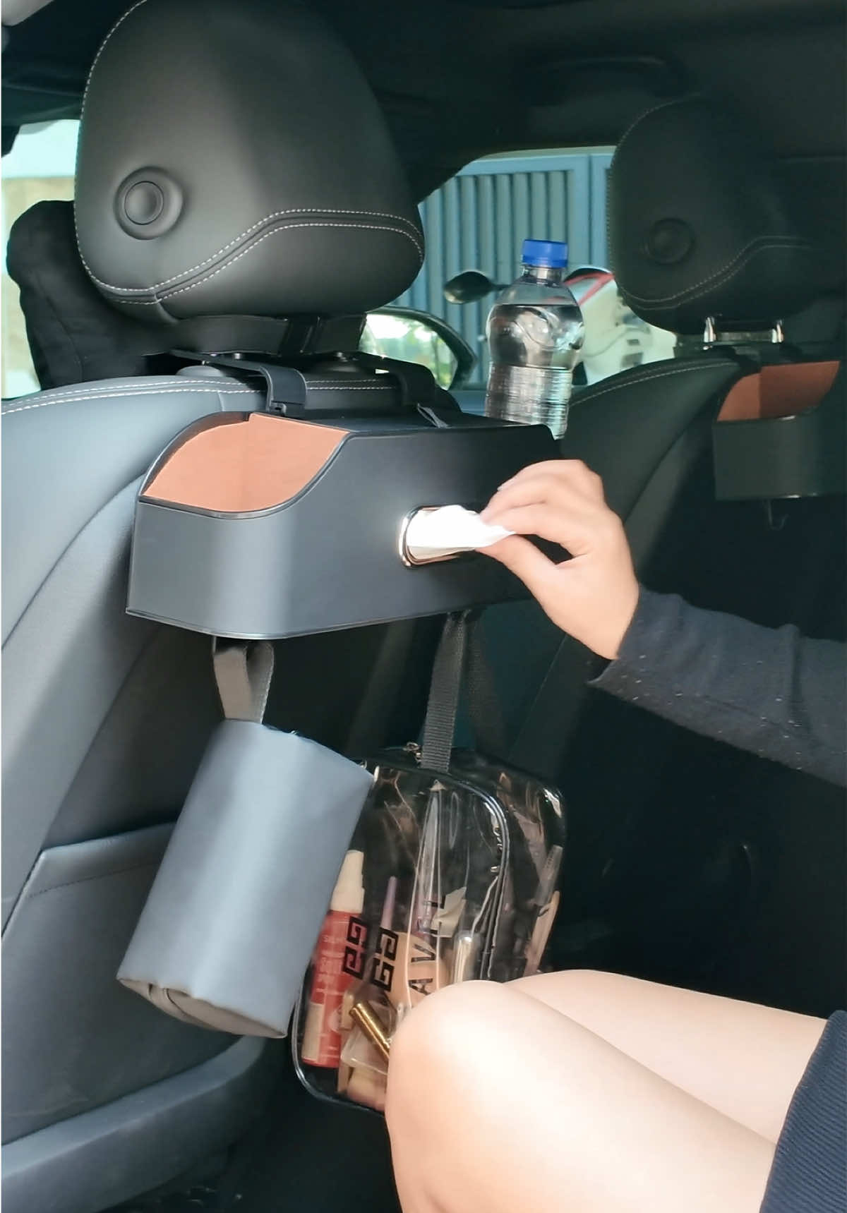 Giá treo đồ đa năng: Nhỏ mà có võ! Biến không gian xe của bạn gọn gàng chỉ trong 5s🚗 #chocar #giatreodo #phukienoto #hopdungdotrongoto 