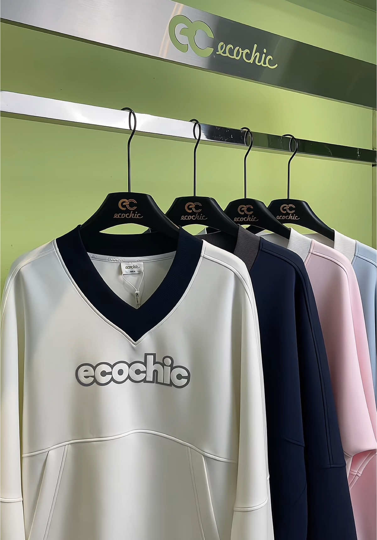 #ecohichcm #ecochicvn áo Sweater cổ tim Ecochic 