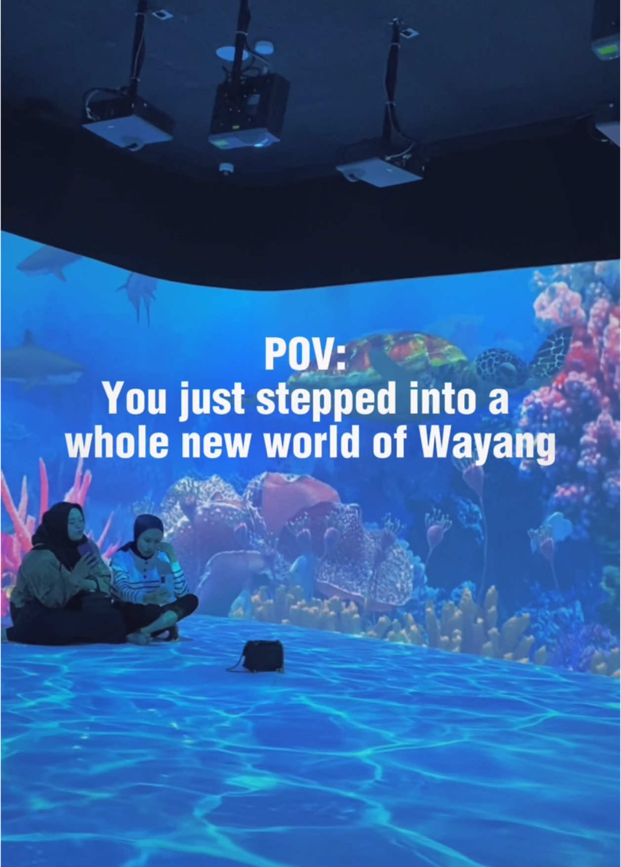 Wayang have never been this...glowing ✨️🤩 The Wayang Museum just flipped the switch with their new immersive room, and it's straight-up sparkling! A giant light-up playground for your eyes teeming with colors and fun. Explore its amazing collections and stop for the workshop or museum's live shows. Come get your glow on!💫💡 #EnjoyJakarta #SeeMoreJoy #JakartaTourism #Jakcation #VisitJakarta #DiJakartaAja #Jakarta500Tahun #RamadanInJakarta #WayangMuseum