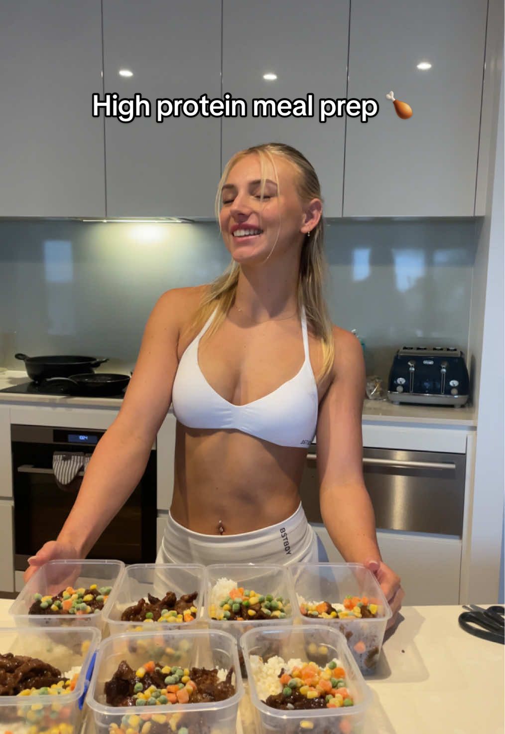 HIGH PROTEIN HOT KOREAN BEEF  White set from @Best Body use code: emmalee  #mealprep #highprotein #gymgirl #gymrat #personaltrainer 