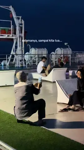 lagi naik kapal terus liat pemandangan gini 🥹🫶🏻 #fyp #bandaneira #sampaijadidebu 
