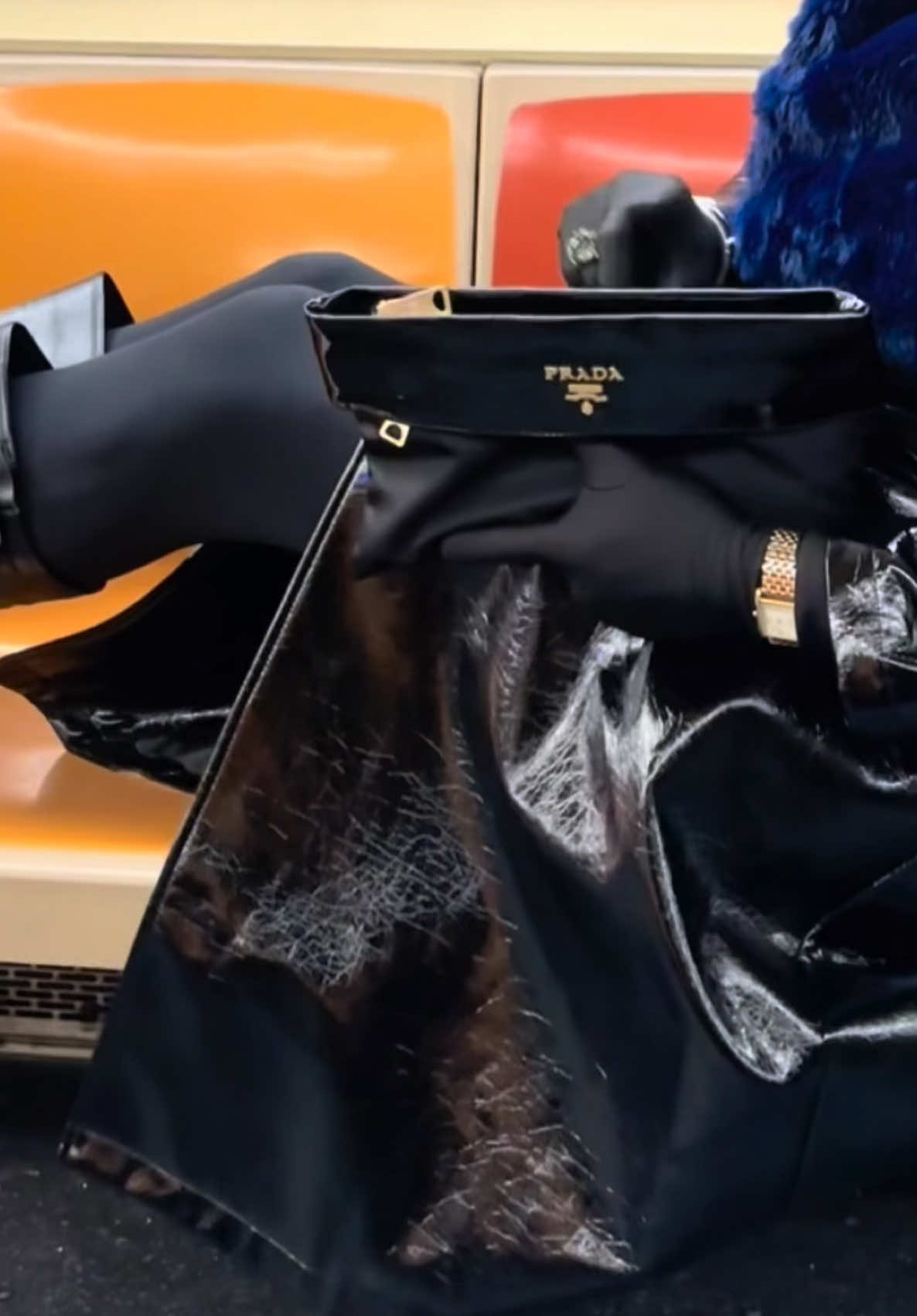 NYFW’25 #style #styleinspo #prada #streetwear #fashionweek #fyp #viralvideo #tiktok #mexicano #styling #fypシ #streetphotography 