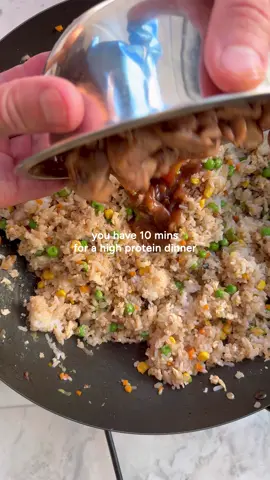 FREE MIDWEEK MEALS EBOOK! Want the recipe for this teriyaki fried rice and more? Head to Ontrac5.com and subscribe to grab my free eBook with quick and tasty midweek meals.