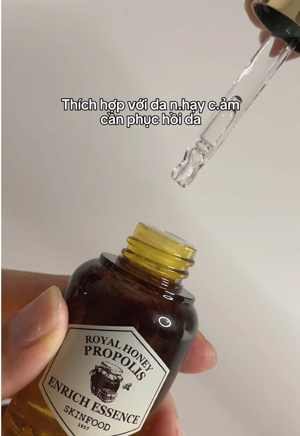 Serum keo ong @SKINFOOD VIỆT NAM 🐝🍯 #skinfood #skinfoodvn #skinfoodkeoong #serumkeoong #beauty #kbeauty #BeautyTok #viral #fypシ゚ #koreanskincare 