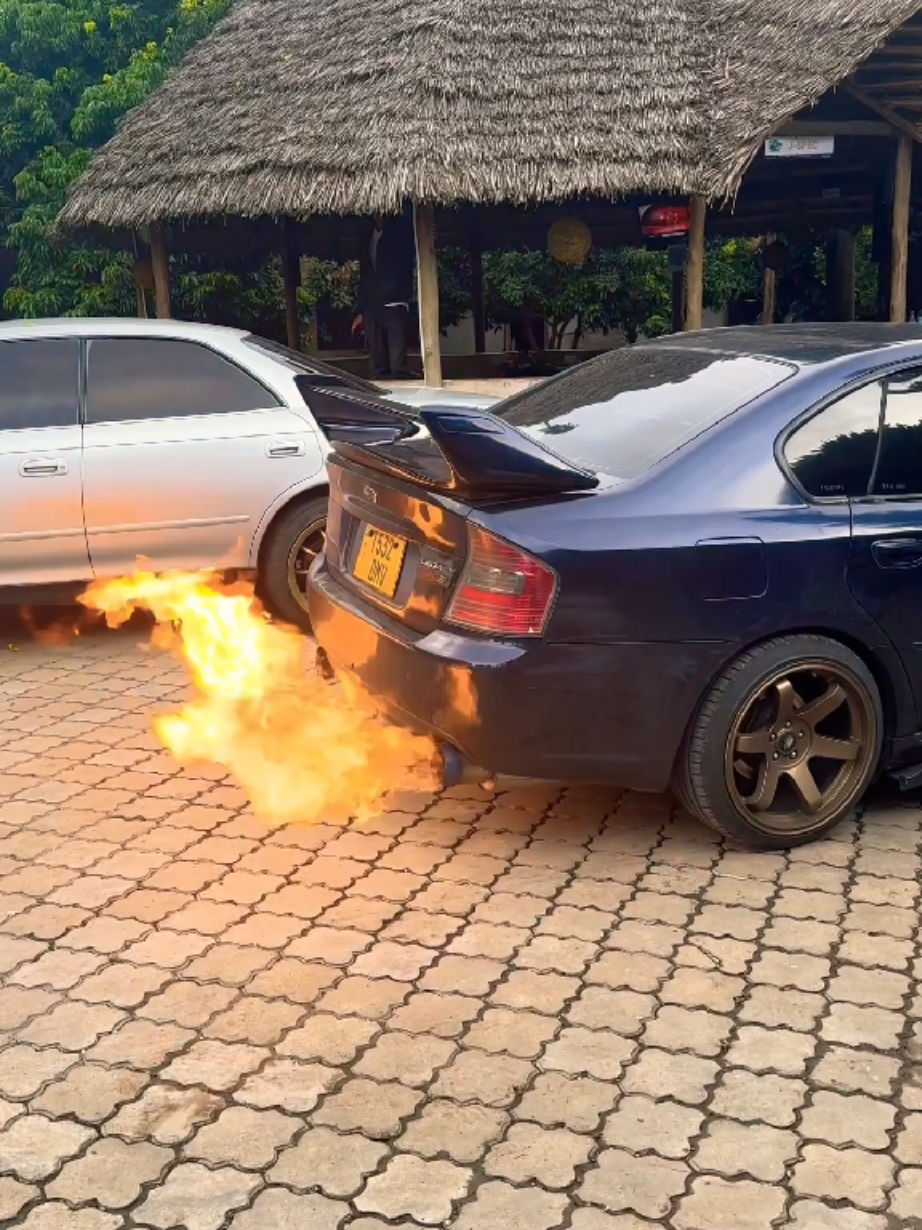 SUBARU Legacy Spitting flames ☆FOLLOW ☆:  @ᖴᒪᗩTՏᕼIᖴT ᗰOTOᖇՏᑭOᖇT  #subaru 