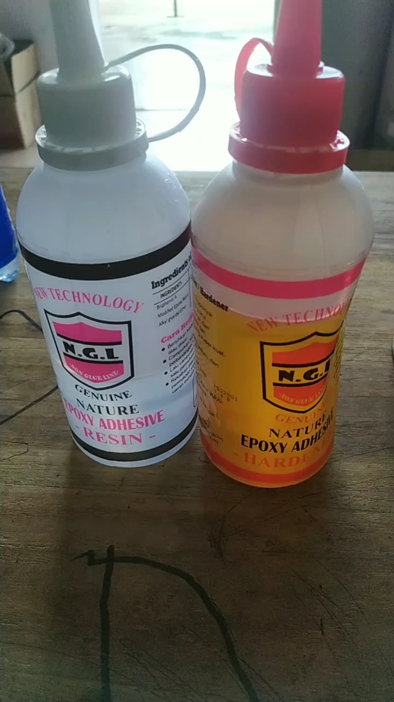 Lem epoxy NGL dua komponen untuk kayu, Besi, kaca, keramik dll. chekout sekarang 🥰#NGL #bahanfinishingmurah #lemkayukuat 