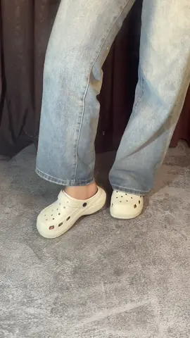 Sendal terjang panas badai, ini awet bgt‼️ #crocks #sendalcross #sendalwanita #sendalmurah 