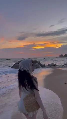 Nhờ bạn quay có cái clip mà bạn chửi dữ quáaaa 🙂‍↕️#xuhuong #biển 