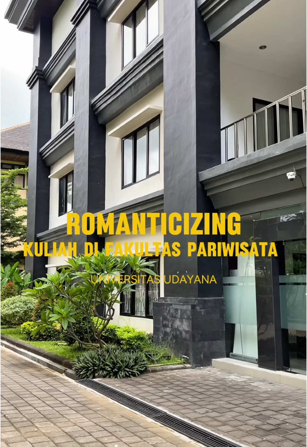 gak kerasa udah 7 hari menjelang pengumuman SNBP nih, siapa nihh pilihan pertamanya Fakultas Pariwisata di Universitas Udayana?? kita tunggu kalian yaa 😍🌸   #unud  #udayana #Pariwisata 