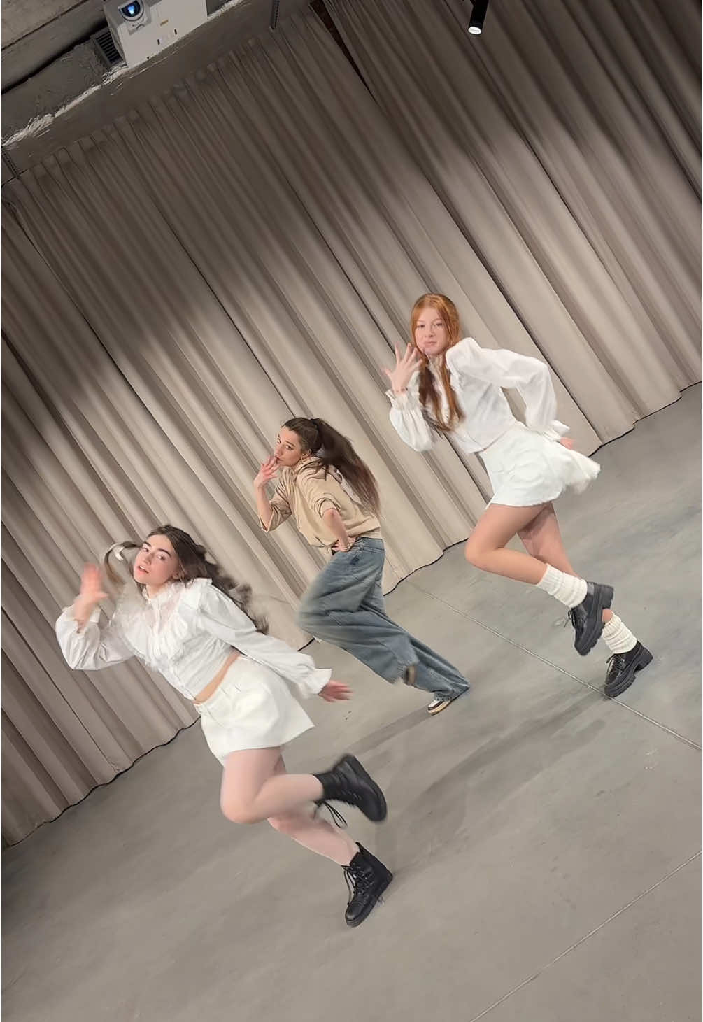 🤍 #kpop #dance #gdansk #jazzfunk #choreo #myway #kpopdance #kpopcover#dc#dlaciebie#recommendations#poland🇵🇱#fyp#foryou#foryoupage❤️❤️  @sofiushikk 