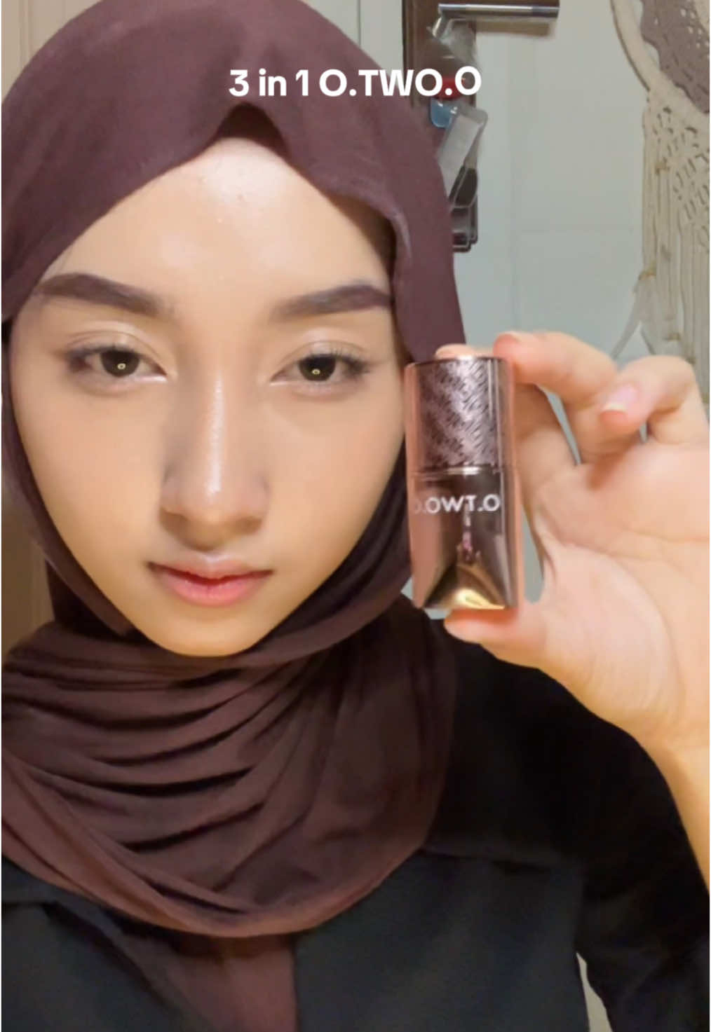 lebaran cantik bersama #blush #otwooblush #eyeshadow #lipstick #otwoodailymakeup #otwoomakeupchallenge #commutingmakeup #otwooid @otwoo.id 