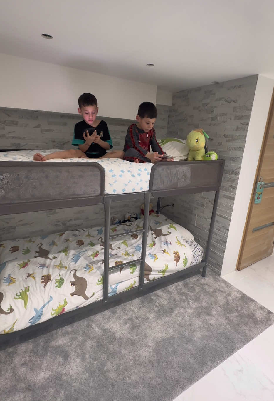 vieux singe, connais la grimace  #pourtoii #tik_tok 