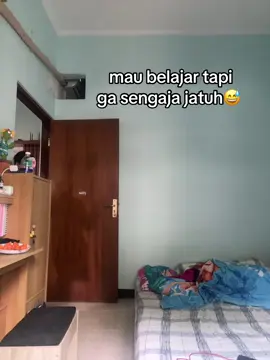 kepentok kursi #skibidi #indomieseleraku #dingin #semogaujiannyalancar #4u 