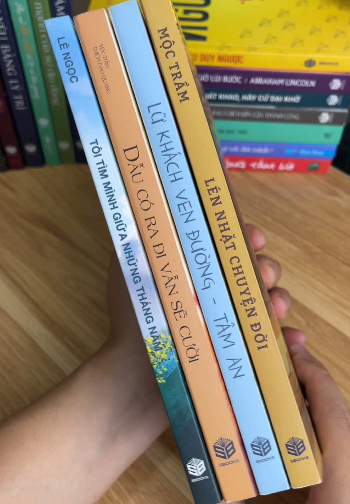 Combo 4 cuốn sách chữa lành #tiemsachhapata #hapatabooks #sachchualanh #chualanh #lennhatchuyendoi #lukhachvenduong #daucoradivansecuoi #toitimminhgiuanhungthangnam 