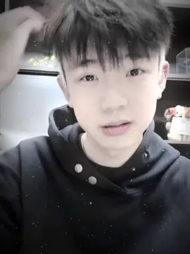 depzai hát hay#CapCut #ChuBá #TrầnBáHàn #xhuong #xh 