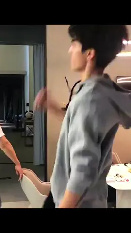 Song Weilong mode gak bisa diem ini ya🤣#宋威龙 #songweilong #songweilong #宋威龙 #songweilong #songweilong宋威龙 #宋威龙 #songweilong 