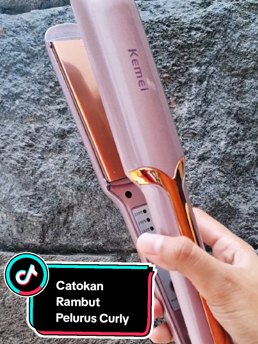 #CapCut Catokan Mewah dan Murah tipe 459 Kemei Bisa Lurus dan Curly , Plat Yang Super Rapet memudahkan meluruskan maupun Curly 😍 .. Yukk Sayang merapat Boleh #catokan #catokanrambut #videoviral #catokanpelurus #catokancurly #catokankemei #bukber #timnasindonesia #mudiklebaran #bukberbarengtemen 