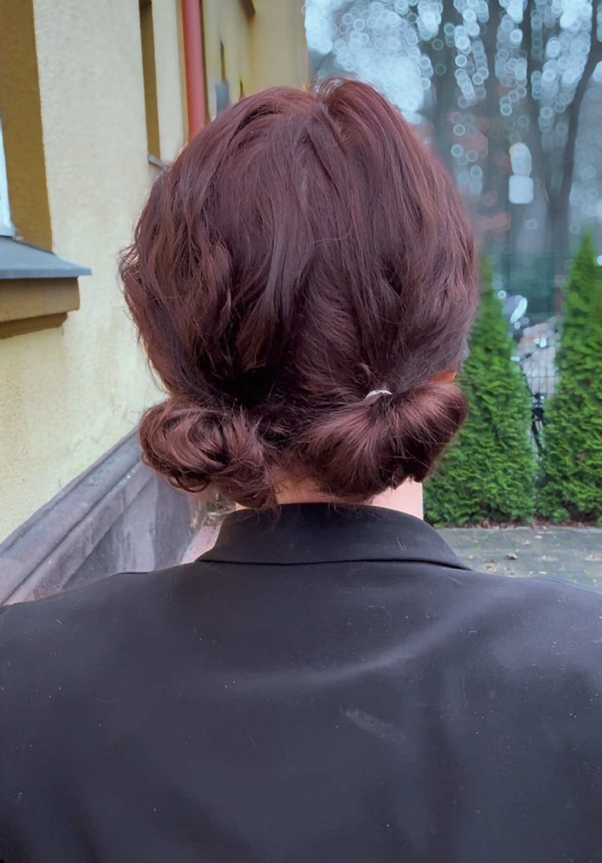 Cute + Easy Low Bun Hair Hack💕 #shorthair #shorthairstyles #hairhacks #bunhairhack #hairstyle #hairtutorial #bunhairstyles #lowbun #hairtricks 