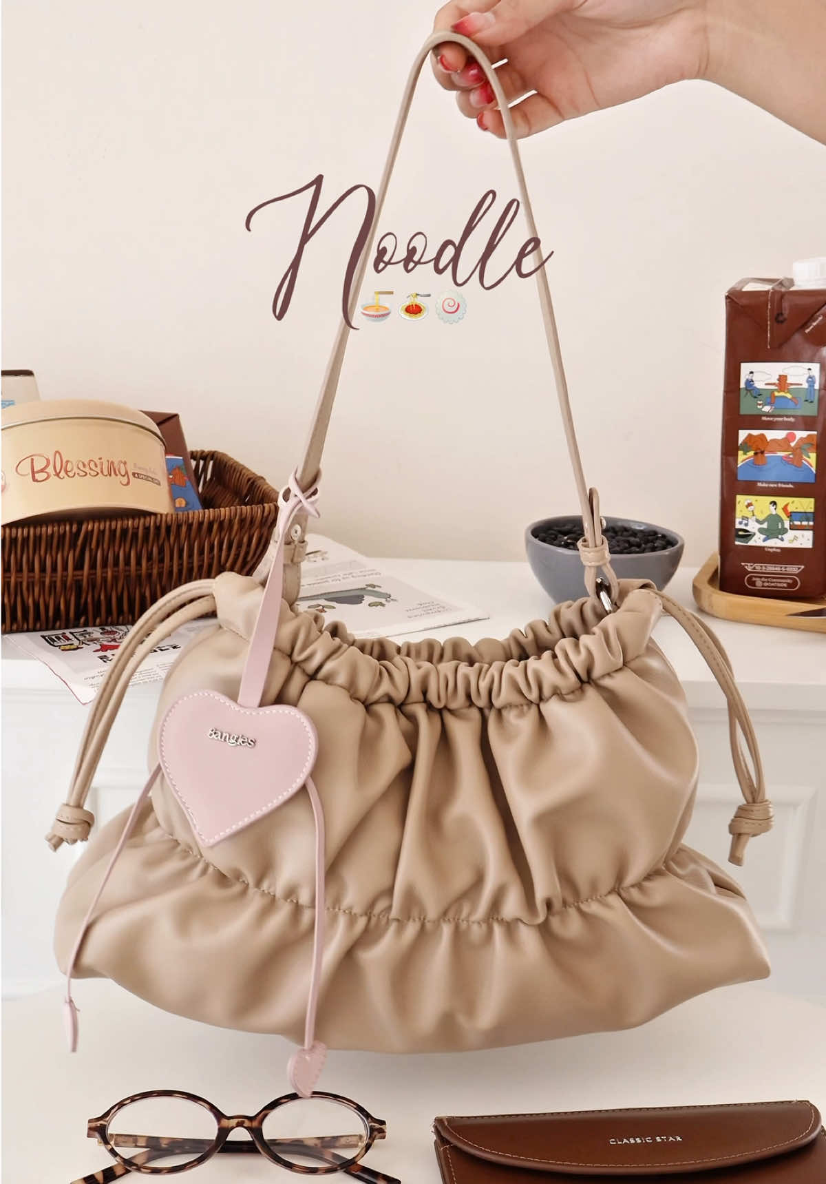 Noodle 🍜 น้องเตี๋ยววว สี Beige 🤎  มีสายยาว/สายสั้น เปลี่ยนได้ตามความชอบ 💗 #8anglesshop #8angles #noodle8angles  