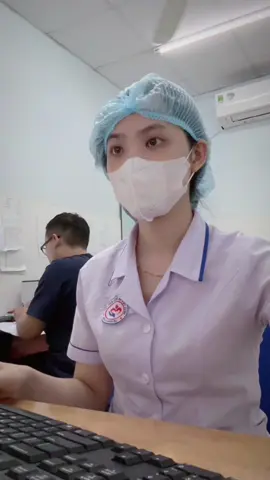 Mẹ hỏi con sao lại chọn ngành y …??? 👩‍⚕️: Vì con yêu nó mẹ ơi 🩺🩺  #dieuduong #hocycogivui👩🏻‍⚕️💙 #capcut #capcut #f 