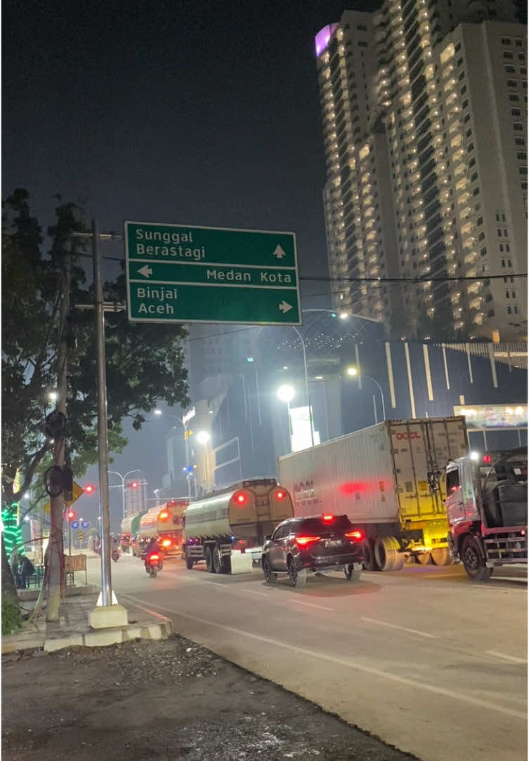 Berastagi Yokk dekk😁 #medan #medanboys🏴‍☠️ #medantiktok #jalanjalan #jalanmalam #fyp #indiantiktok #mudik #katakata #berastagi #fyppppppppppppppppppppppp 