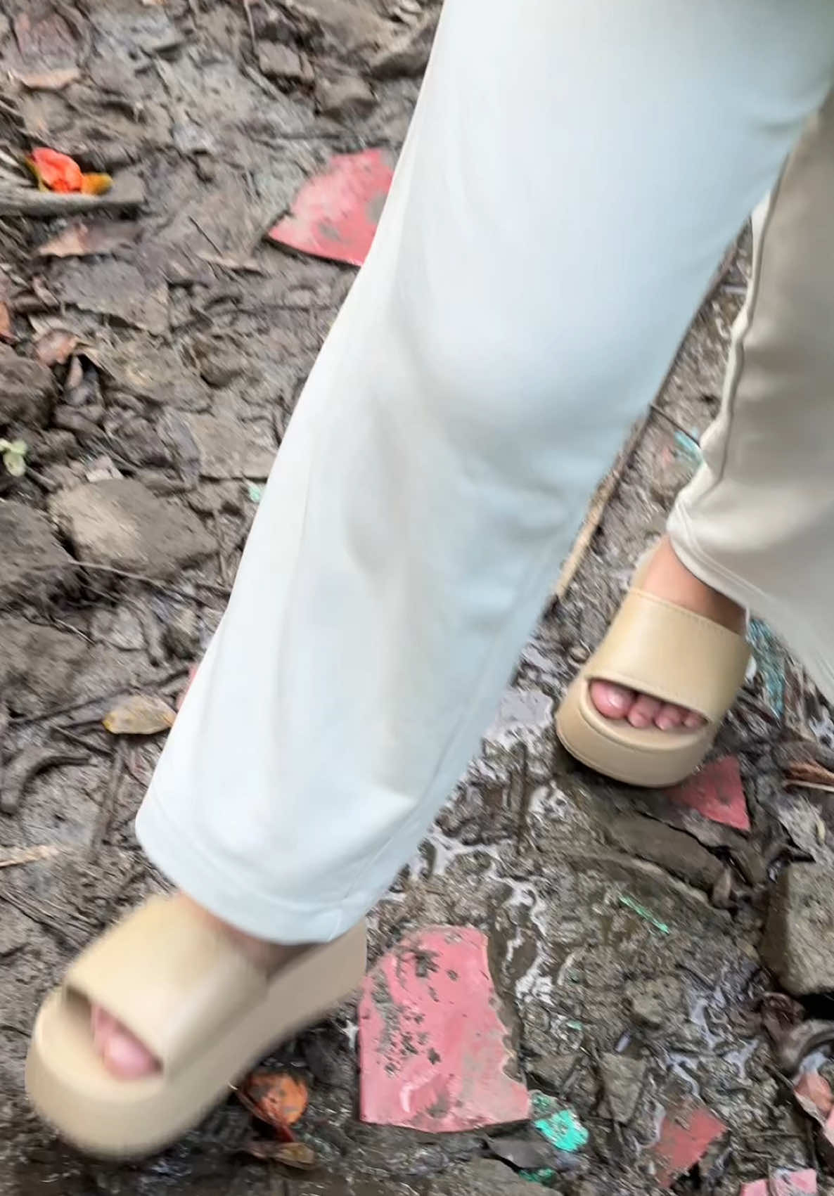 PANG LAKAD NA TSINELAS 