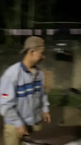 Ayah, aku kangen boleh? Aku masih anak mu kan. Jauhhh dlm lubuk hati yg paling dlm aku sangat merindukanmu. Bagaimana tidak, cinta pertamaku, lelaki yg pertama ku kenal, yang dulu selalu menjagaku.. skrg hilang begitu saja. Yaaaa.. aku anggap ia hilang. Semoga Allah cepat membalikan hatinya, biar inget lagi sama kita anak anakanya.. aamiin 🥹 #fyp 