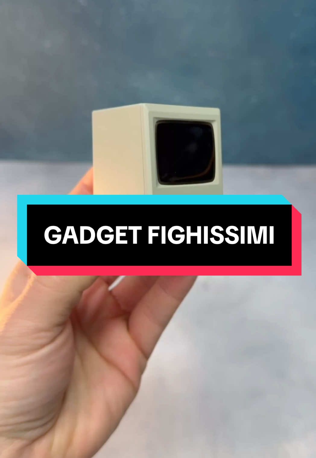Questi accessori sono magnifici 😱😍 Design particolarissimo! Qual è il tuo preferito?  #gadget #powerbank #tecnology #techcontent #tipsandtricks