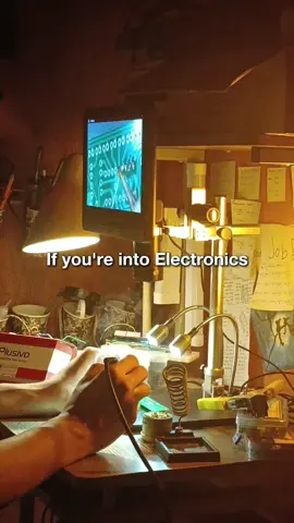 Let's inhale fumes together (actually no, don't inhale the fumes, solder in a well ventilated room or buy a fume extractor) #student #studentengineer #engineering #engineeringstudent #electronics #electronica #collegelife #university #universitystudent #universitylife