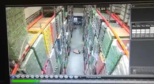 This is WHY You Don't Walk Under the Racks🤯- Warehouse Safety | Join Us Today @safetyfails_1 - Let’s Increase Workplace Safety #accident #construction #safety #accidents #construção #safetyfirst #maintenace #oilchange #slip #laddersafety #risk #risky #goodmorning #morning #atwork #work #accident #accidents #construction #safety #safetyfirst #maintenace #training #fails #warehouse #transportation #racks #huddle
