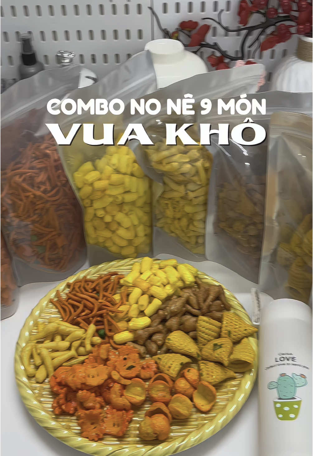 Bà nào hay thèm ăn vặt thì tham khảo combo No Nê 9 món của nhà Vua Khô nè, ê hề luôn nha #minhlaanh0410 #xuhuong #review #foodreview #vuakhocorp #combo9mon 