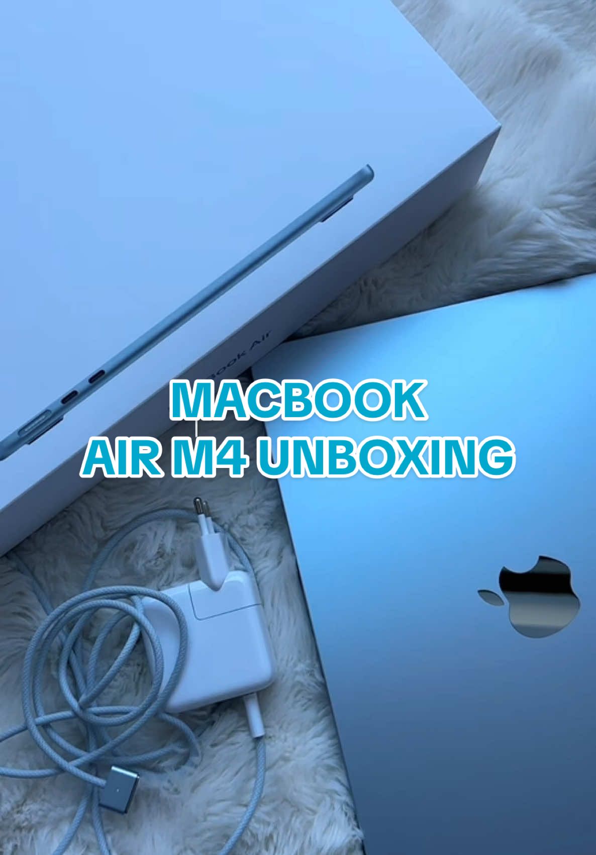 testgeräte* 🩵🎧👩🏼‍💻 das neue MacBook Air M4 gibt es jetzt in der neuen Farbe Himmelblau! Danke schön an Apple 😭💞 | ig: jennybelly__ yt: jennybelly • #apple #appleunboxing #macbook #macbookair #macbookairm4 #himmelblau #aesthetic #asmr #asmrunboxing 